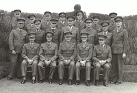 Officers of 25th/33rd Garrison Battalion of 14t6h Prisoner of War & Internment Camp, Loveday group. [ jpg ]