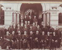 JAG Hamilton 3rd row from back, 2nd from left - Staff 1906 [ jpg ]