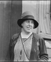 Portrait of Dr Agnes Elizabeth Bennett [ jpg ]