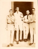 Capt. EA Guymer, Mjr. WE Kay, Capt. GB Lowe, Capt. KN Steele 3rd AGH Abassia [ jpg ]