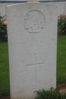 Headstone of Brian Hamilton MACK, Vaulx Hill Cemetery, France [ jpg ]