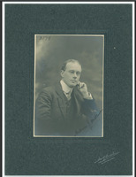 Portrait of Dr Arthur John Mollison [ jpg ]