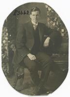 Portrait of Dr Donald Walter McCredie [ jpg ]